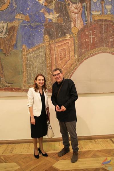 Minister Lilit Makunts and composer Roland Emile Kuit - Click image for larger version  Name:	22088_minister_of_culture_armenia_lilit_makunts_and_composersonic_artist_roland_kuit_1.jpg Views:	1 Size:	37,5 KB ID:	3643817
