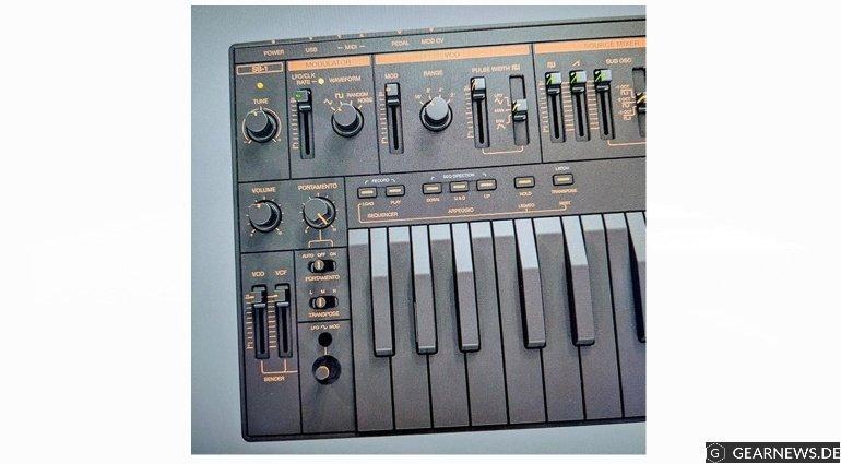 superlative_sb-1_space-bee_synth_2-770x425.jpg - Click image for larger version  Name:	superlative_sb-1_space-bee_synth_2-770x425.jpg Views:	66 Size:	44,6 KB ID:	3678925
