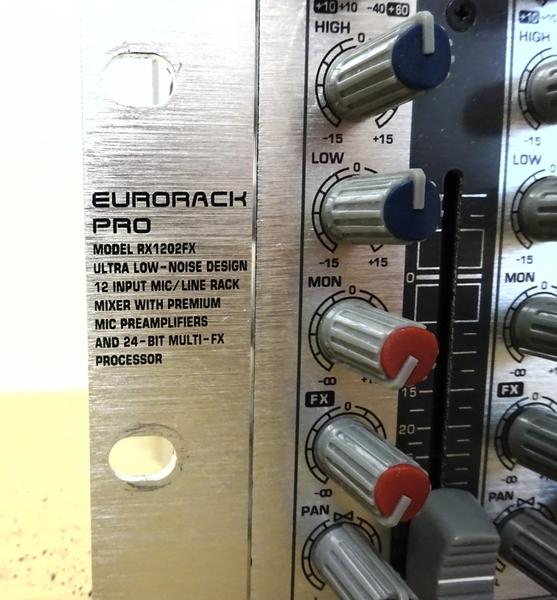 Behringer eurorack pro RX1202 FX 04.JPG