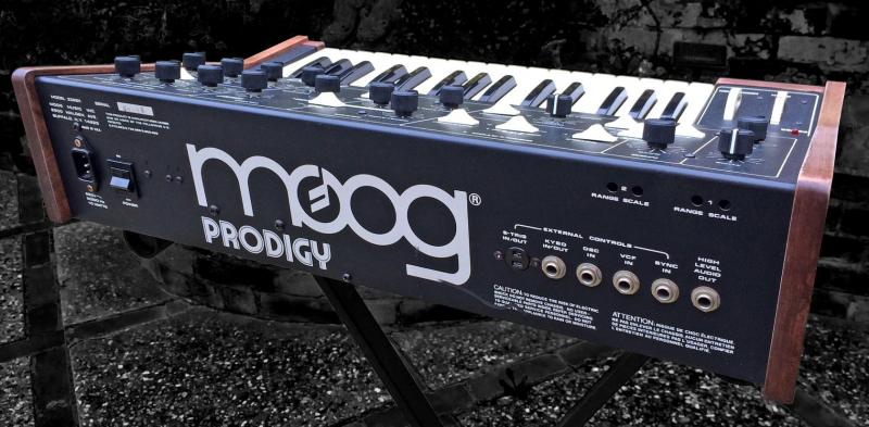 Moog_Prodigy_DD_04.jpg
