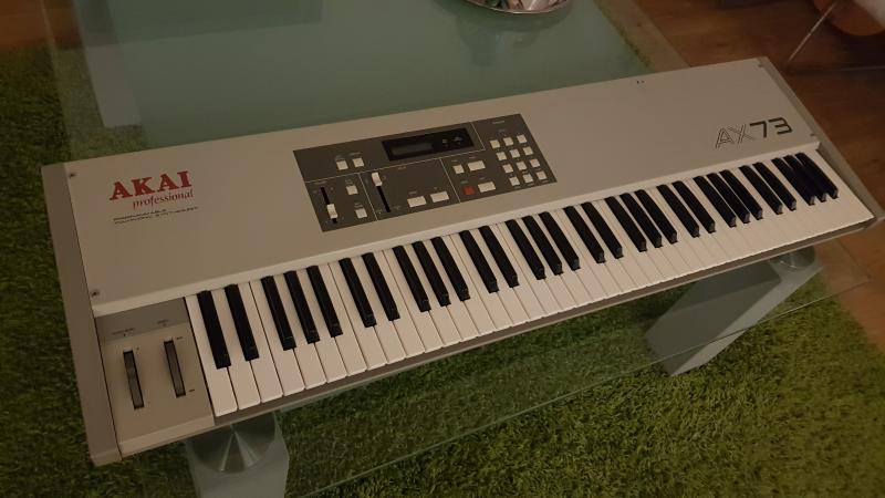Akai AX73