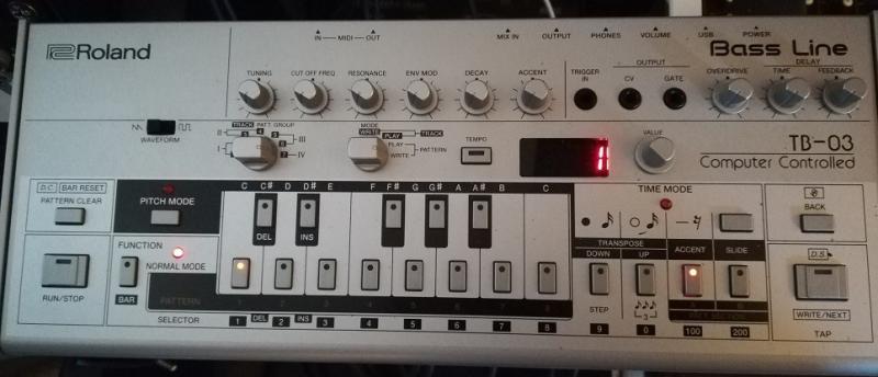 Roland TB-03.jpg - Click image for larger version  Name:	Roland TB-03.jpg Views:	63 Size:	41,5 KB ID:	3772950