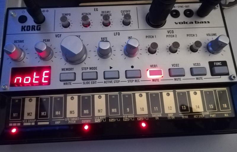 Korg Volca Bass.jpg - Click image for larger version  Name:	Korg Volca Bass.jpg Views:	63 Size:	53,5 KB ID:	3772951