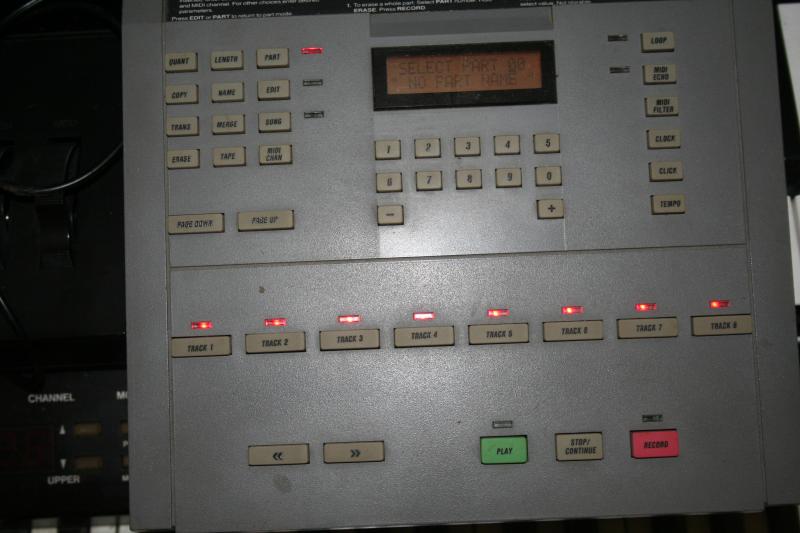 ALESIS MMT8.JPG