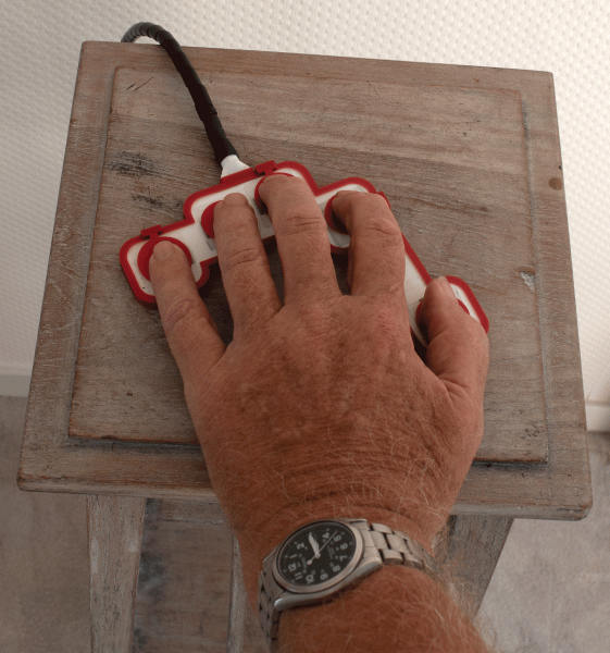 vingerdrum-met-vingers.gif