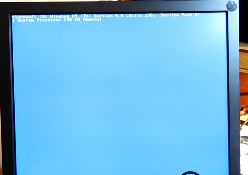 960L Bootscreen-4.jpg