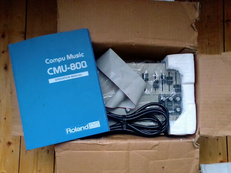 Roland CMU-800 750€.jpg