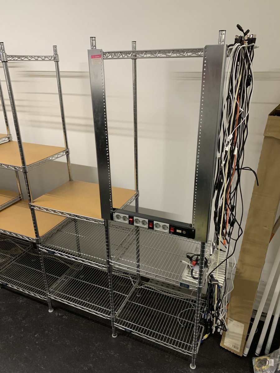 Nexel Draad rack 04.JPG