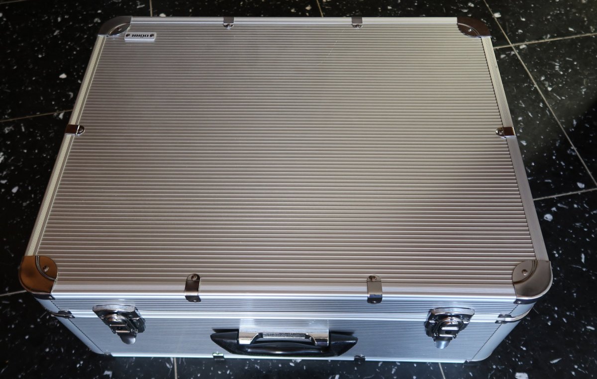 Emu SP-200 Cased-02.jpg