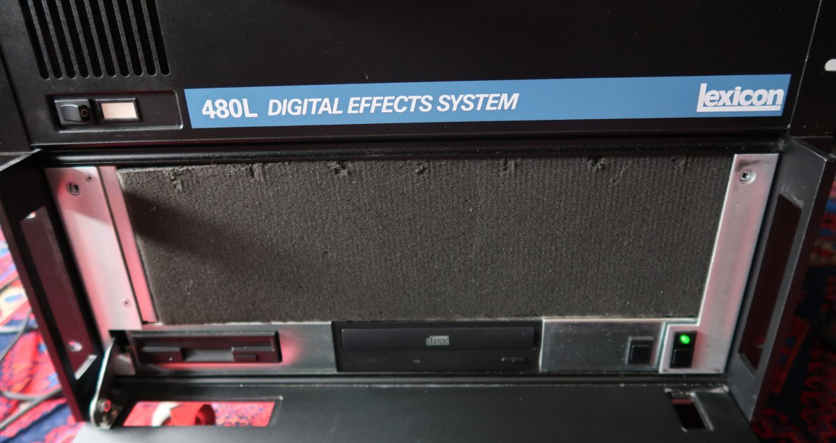 Lexicon 960L Foam-01.jpg