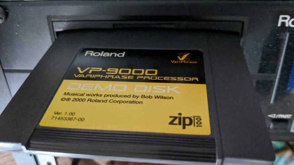vp9000demodisk.JPG