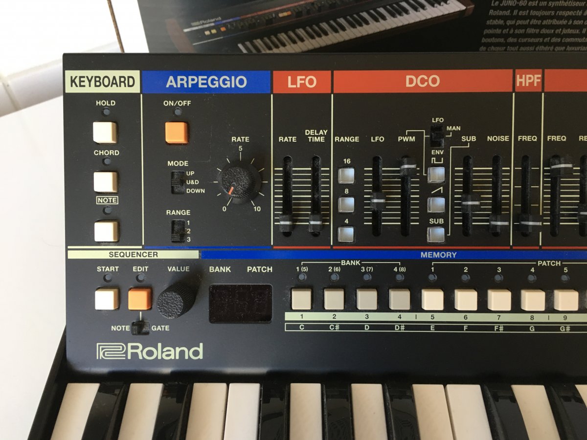 Roland JU-06A 2.JPG
