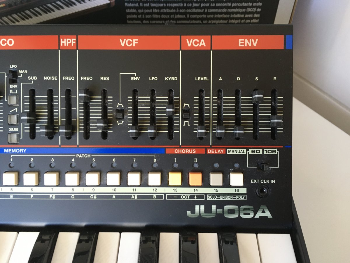 Roland JU-06A 3.JPG