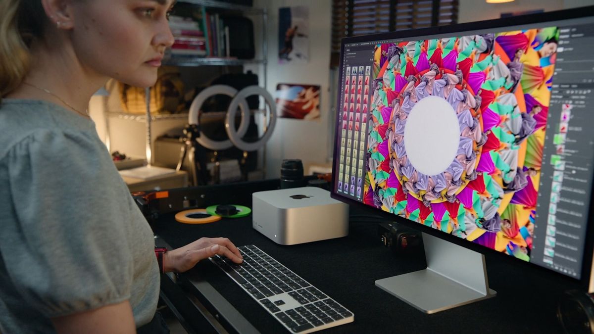 https---www.onemorething.nl-wp-content-uploads-2022-03-Mac-Studio-lifestyle-2.jpeg