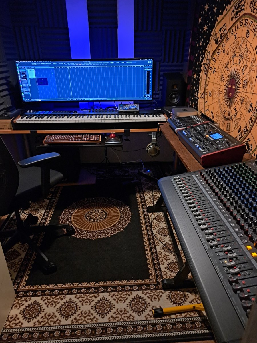 studio 44.jpg