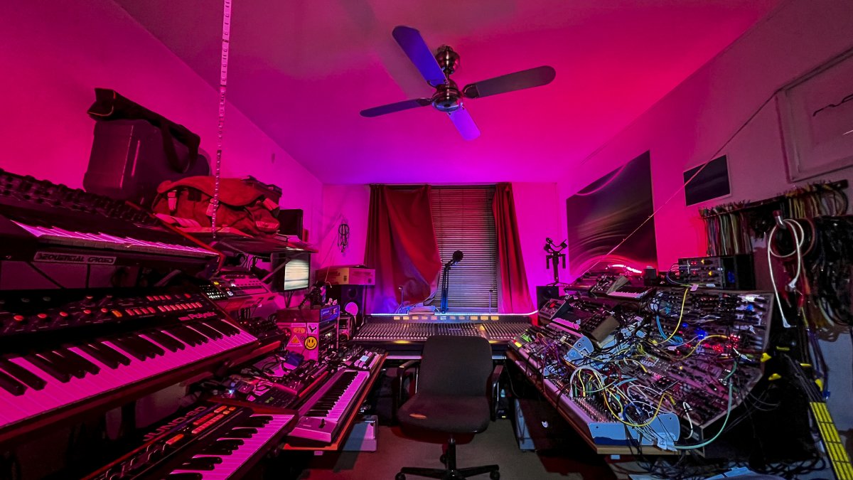 (2022-12-09) Studio.jpg
