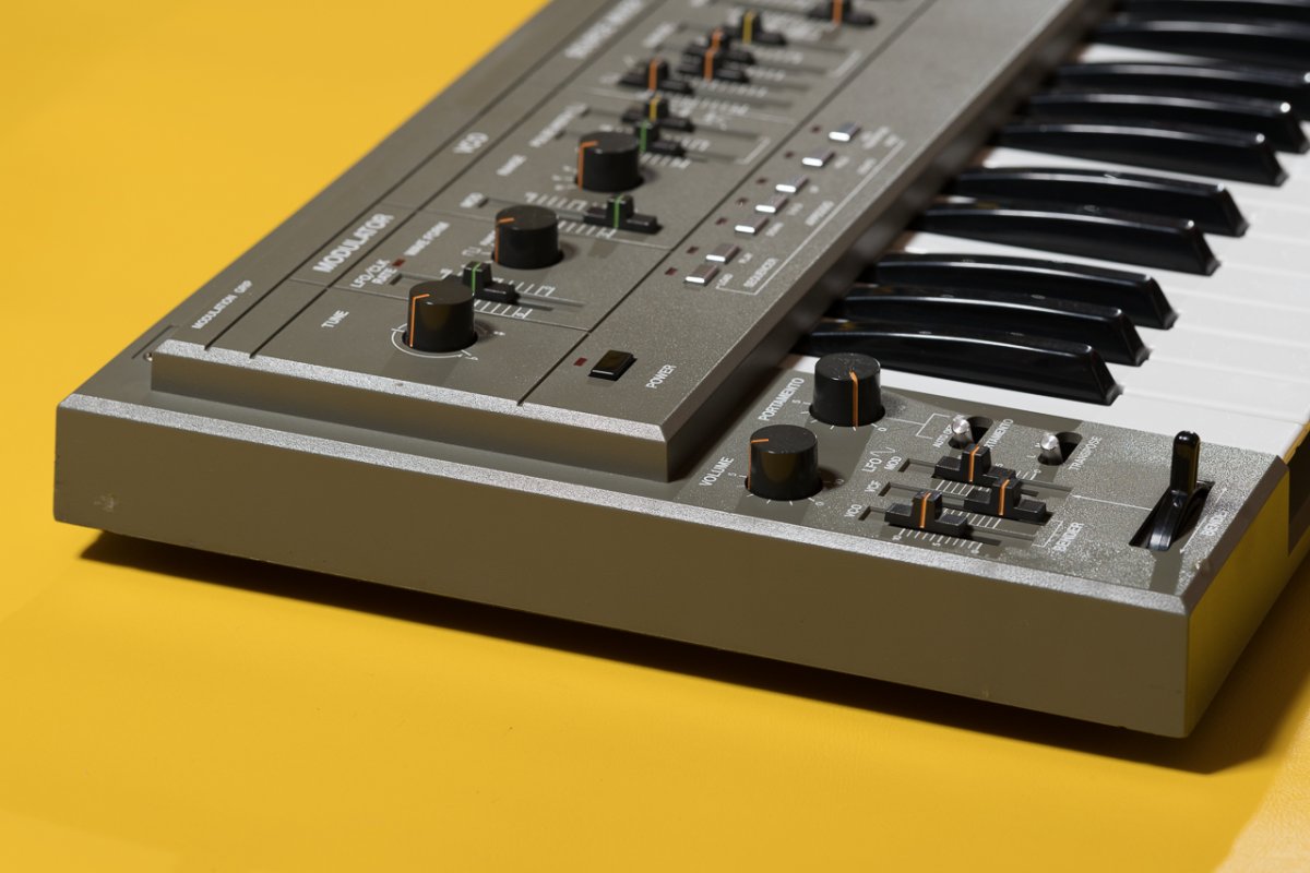 Roland SH-101 (5).jpg