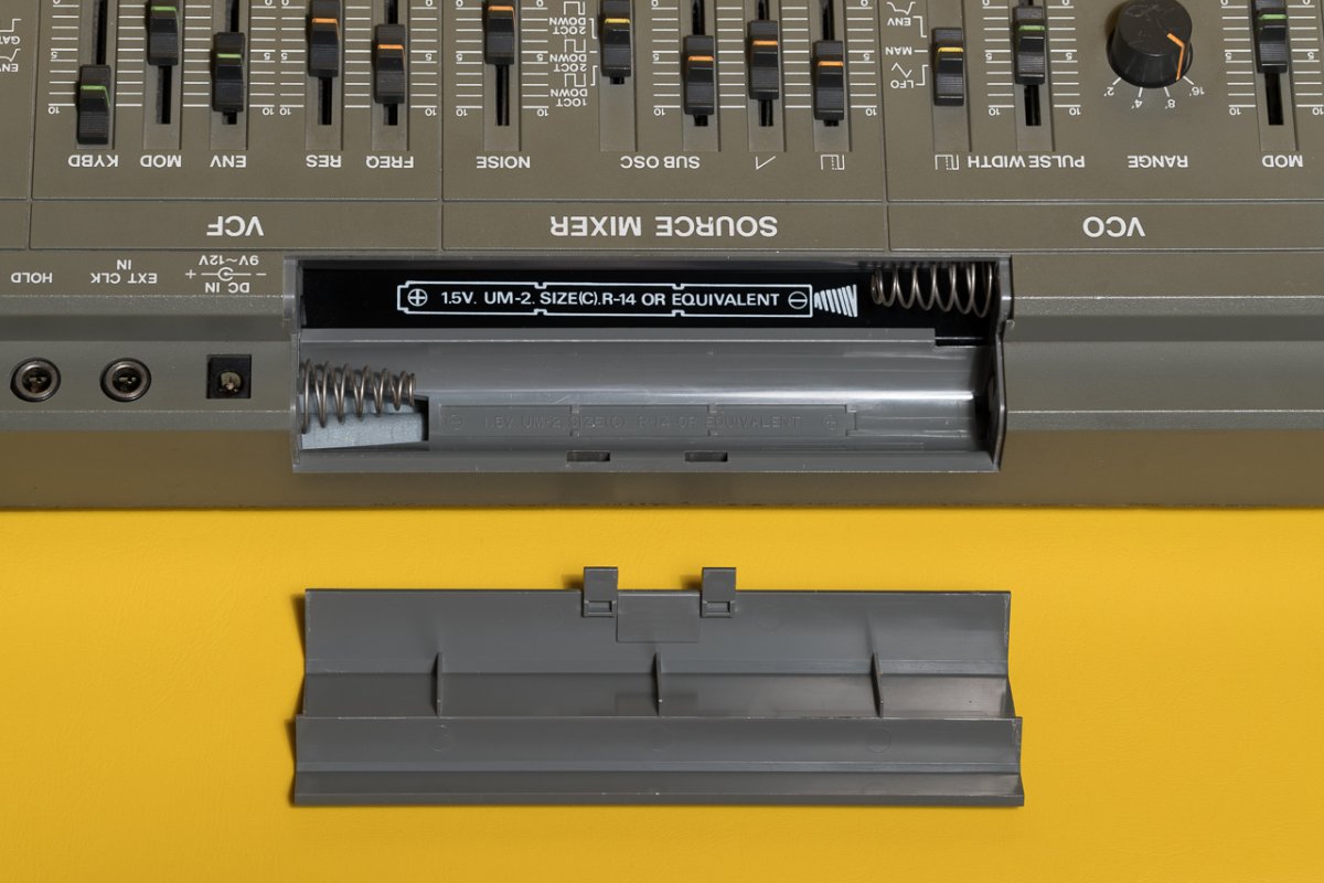 Roland SH-101 (13).jpg