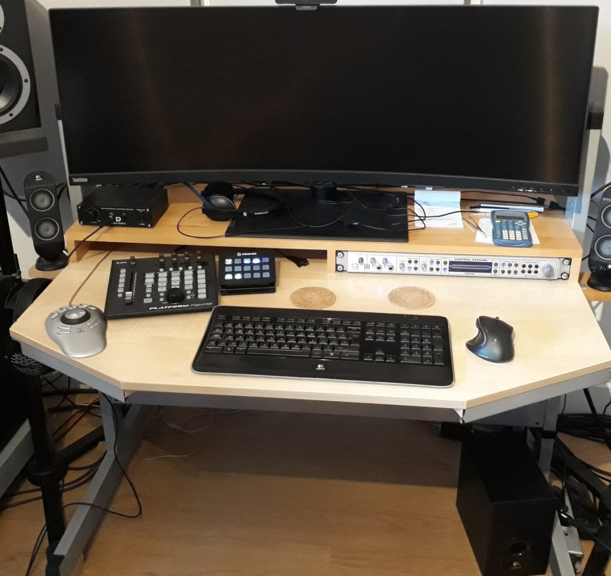 Bureau1.jpg