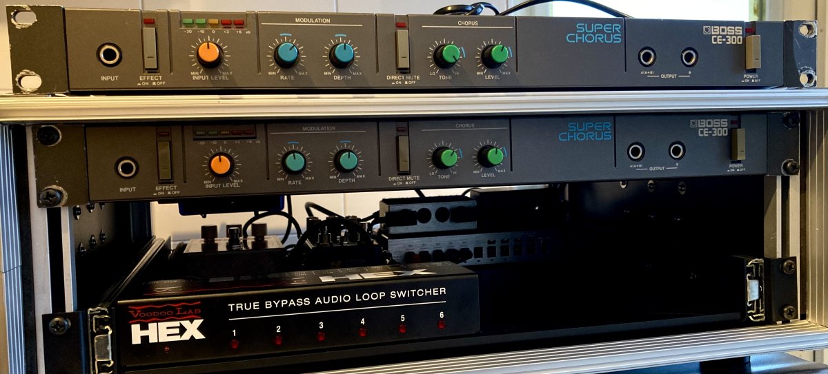 BOSS CE-300 - 02.jpg