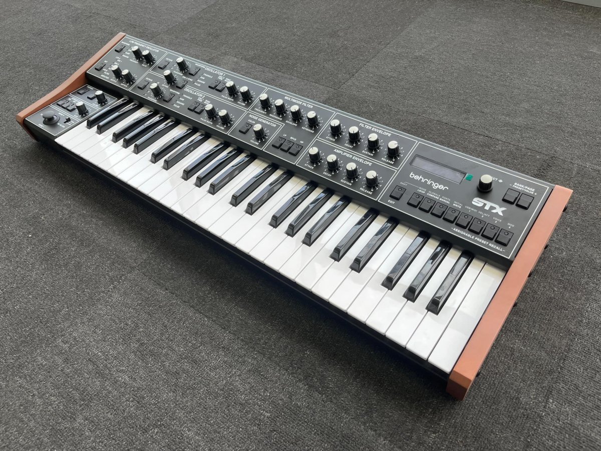 behringer synthex.jpg
