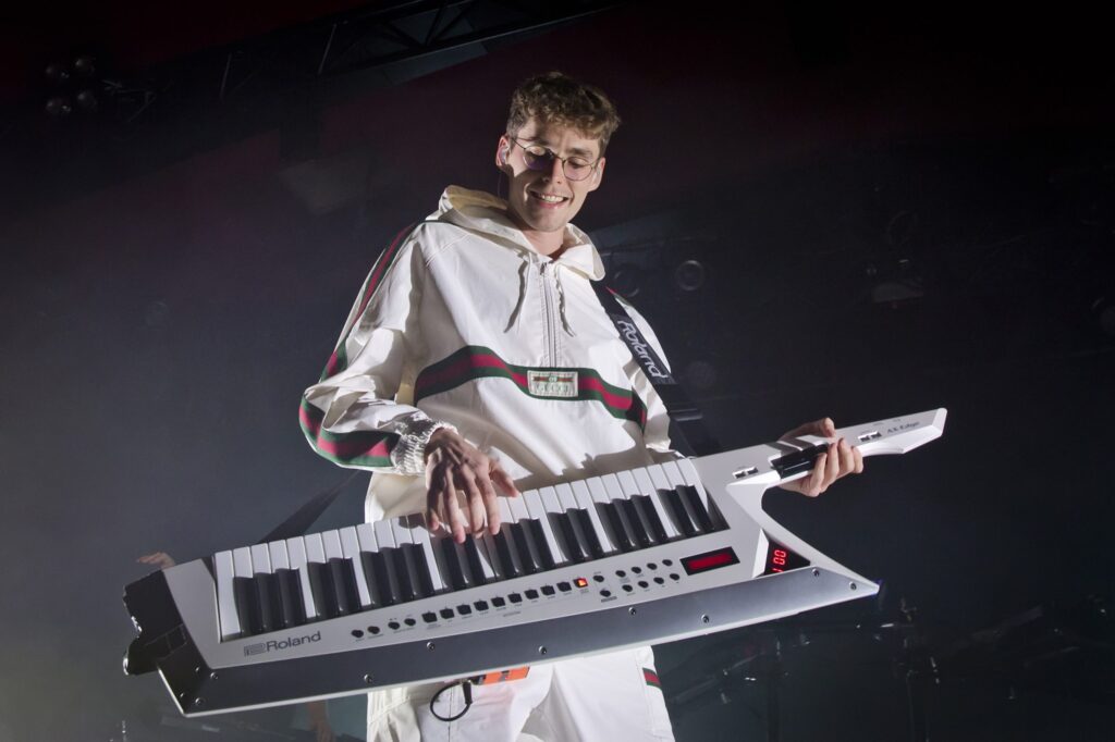 el-futuro-del-keytar-en-la-industria-musical-1024x682.jpg