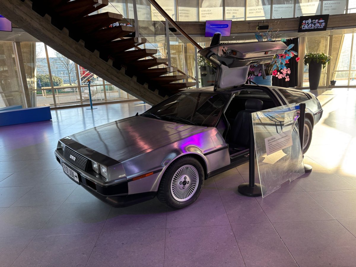 DeLorean.jpg