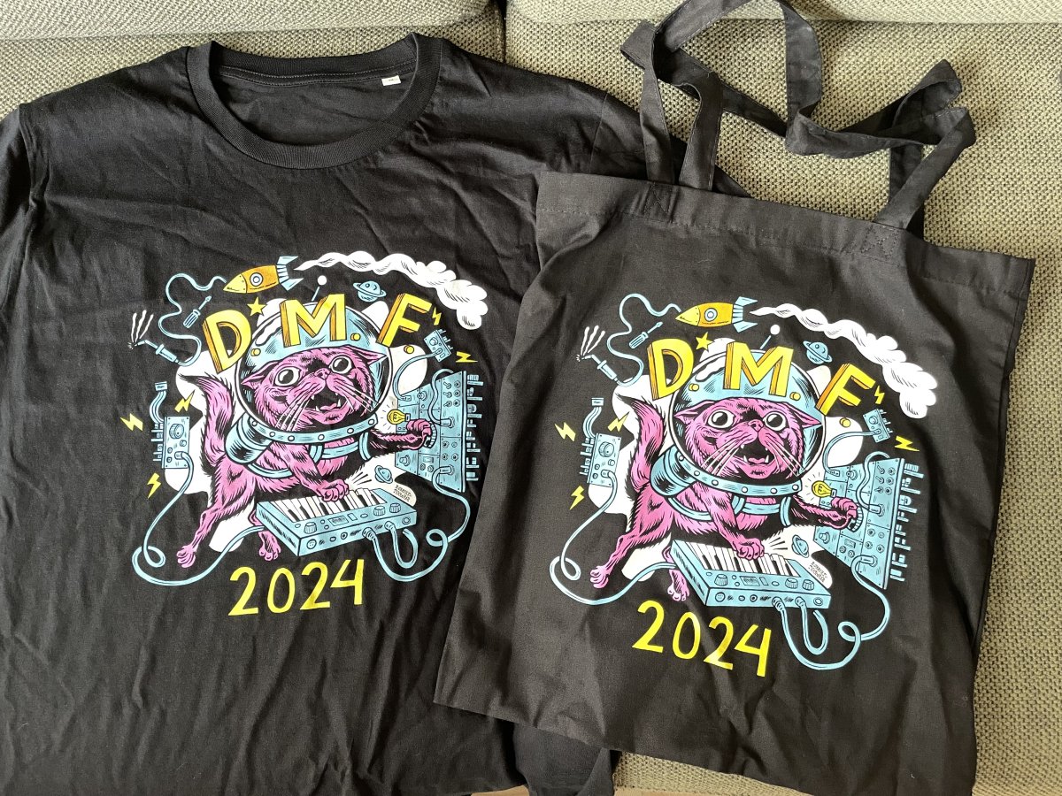 shirt_bag_2025.jpg